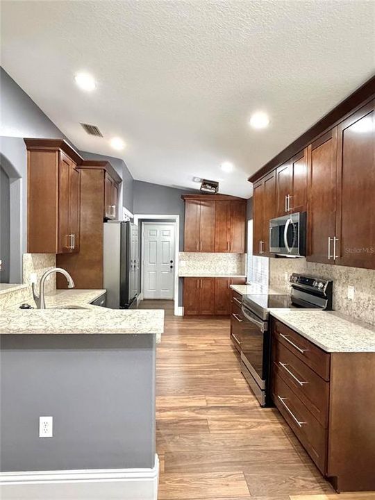 For Sale: $359,000 (3 beds, 2 baths, 1504 Square Feet)