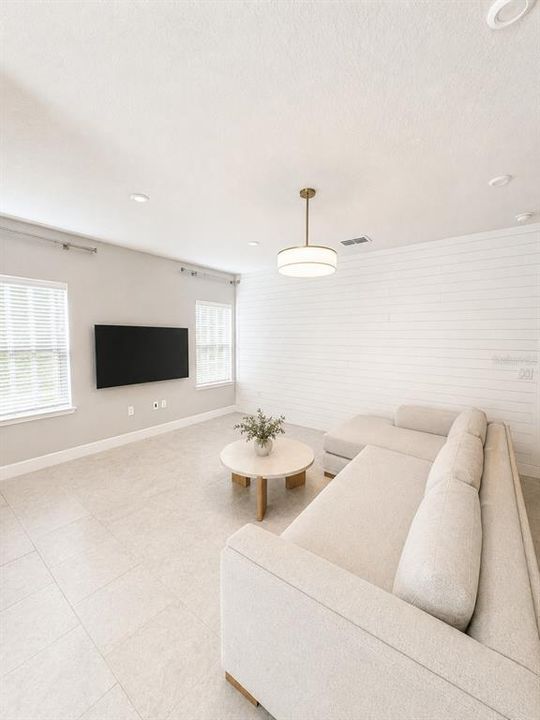 En Venta: $429,000 (4 camas, 2 baños, 2404 Pies cuadrados)