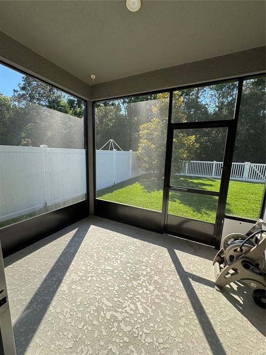 En Venta: $429,000 (4 camas, 2 baños, 2404 Pies cuadrados)