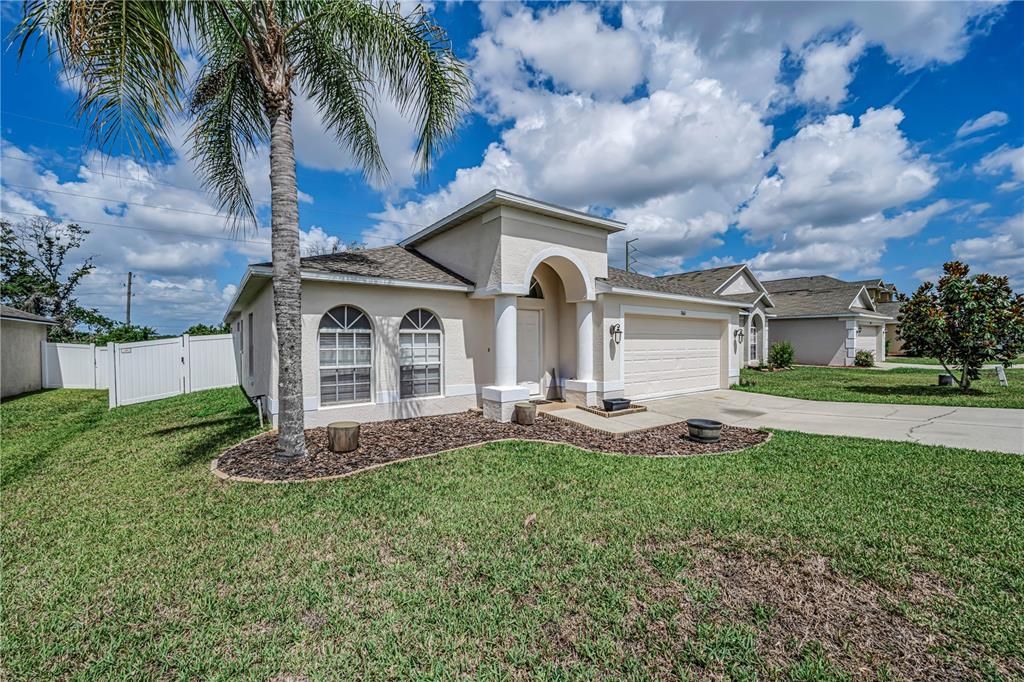 For Sale: $329,000 (4 beds, 2 baths, 2003 Square Feet)