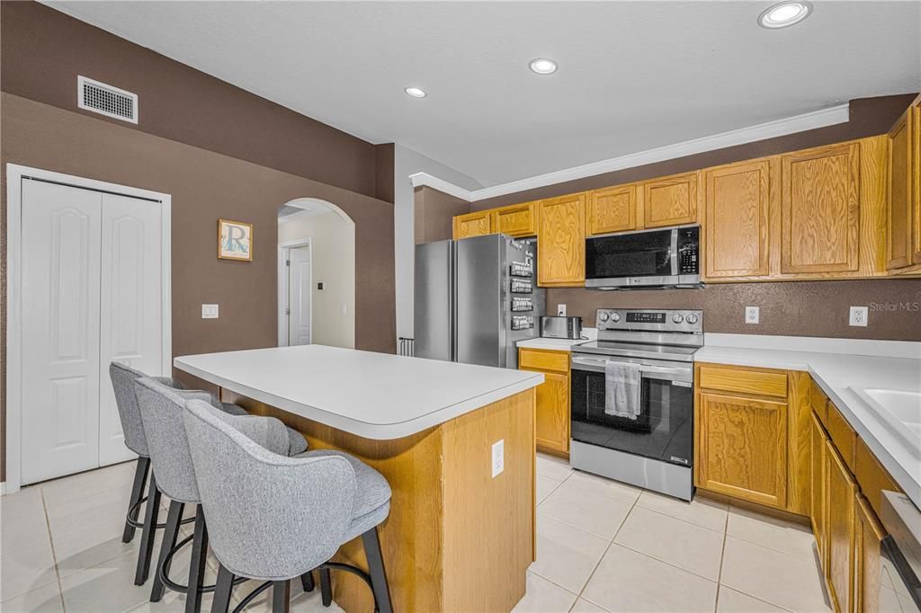 For Sale: $329,000 (4 beds, 2 baths, 2003 Square Feet)