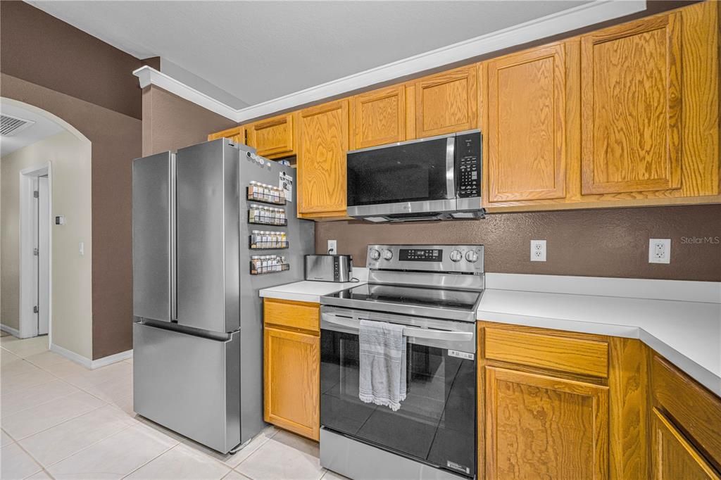 For Sale: $329,000 (4 beds, 2 baths, 2003 Square Feet)