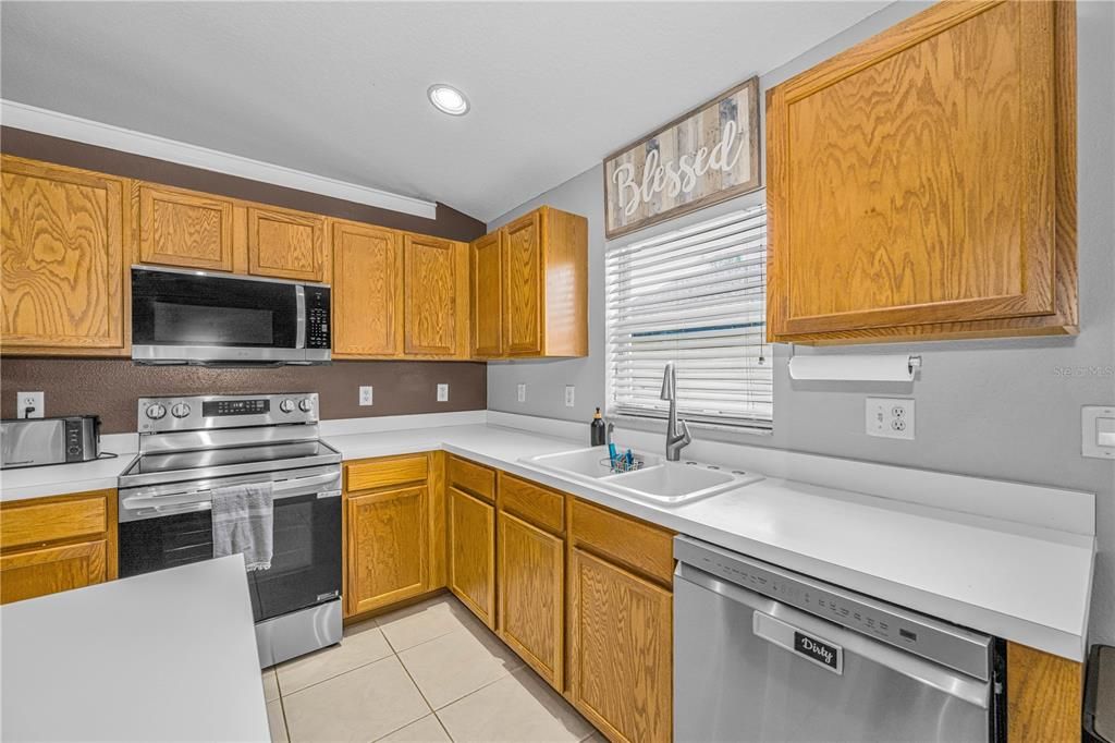 For Sale: $329,000 (4 beds, 2 baths, 2003 Square Feet)