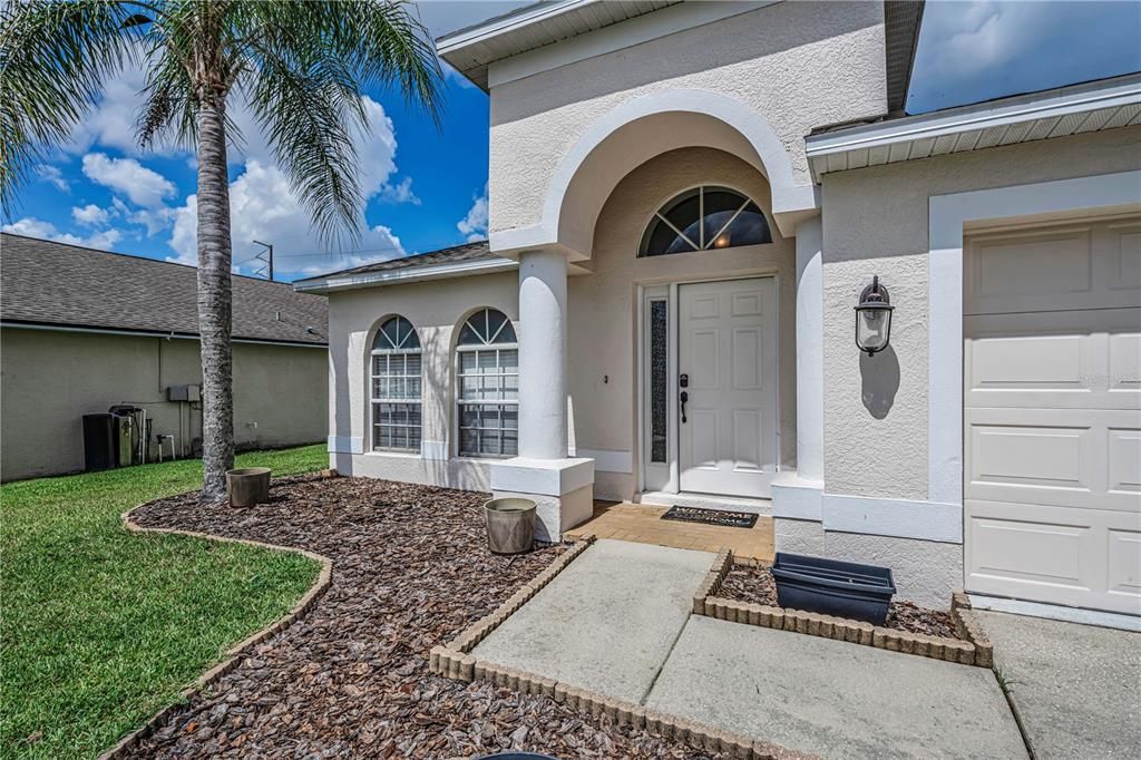 For Sale: $329,000 (4 beds, 2 baths, 2003 Square Feet)