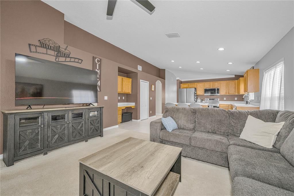 For Sale: $329,000 (4 beds, 2 baths, 2003 Square Feet)