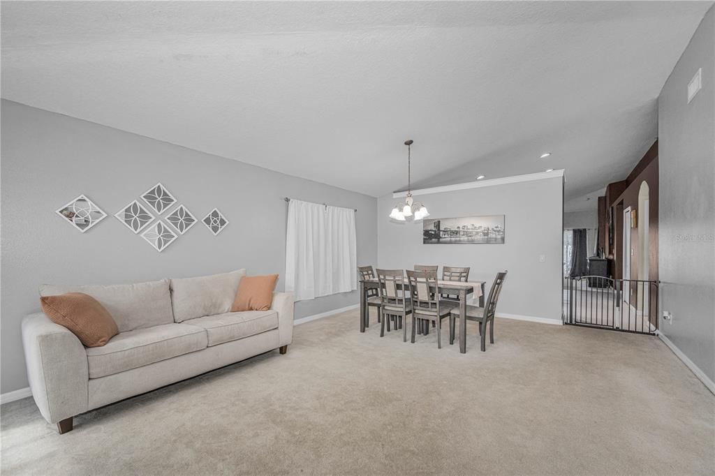 For Sale: $329,000 (4 beds, 2 baths, 2003 Square Feet)