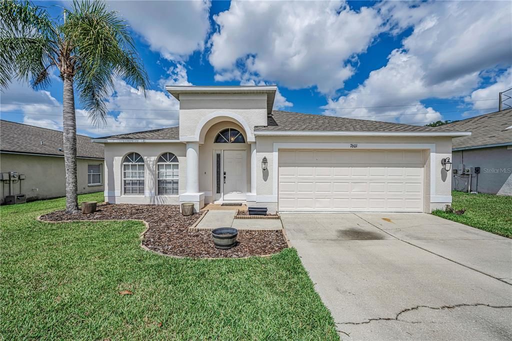 For Sale: $329,000 (4 beds, 2 baths, 2003 Square Feet)