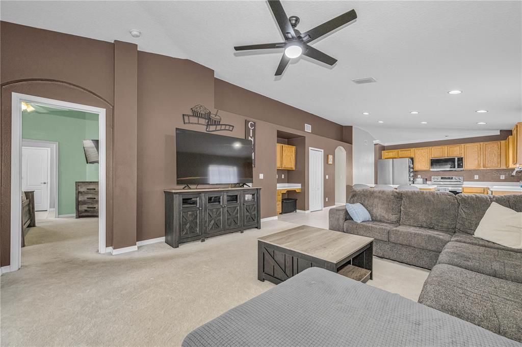 For Sale: $329,000 (4 beds, 2 baths, 2003 Square Feet)