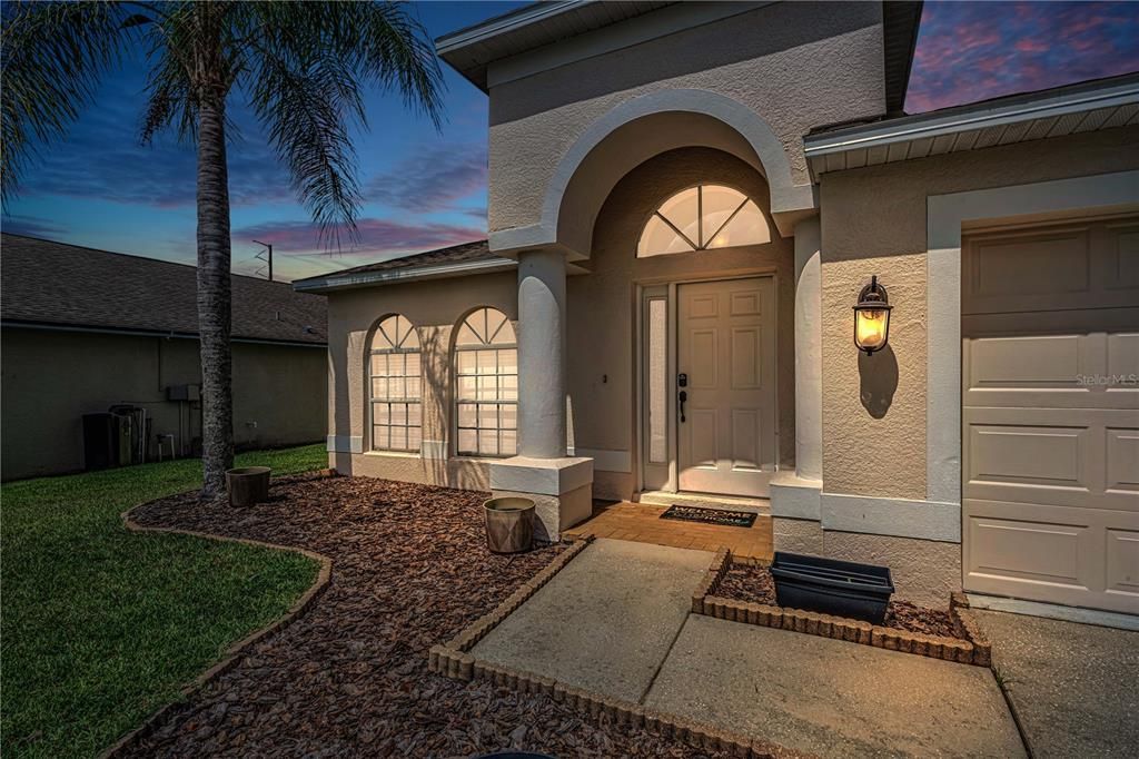 For Sale: $329,000 (4 beds, 2 baths, 2003 Square Feet)