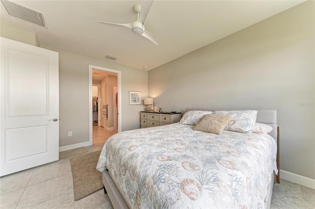 For Sale: $475,000 (2 beds, 2 baths, 1574 Square Feet)