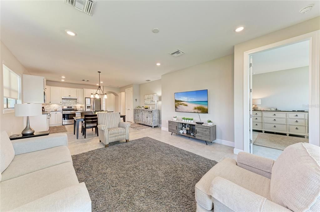 For Sale: $475,000 (2 beds, 2 baths, 1574 Square Feet)