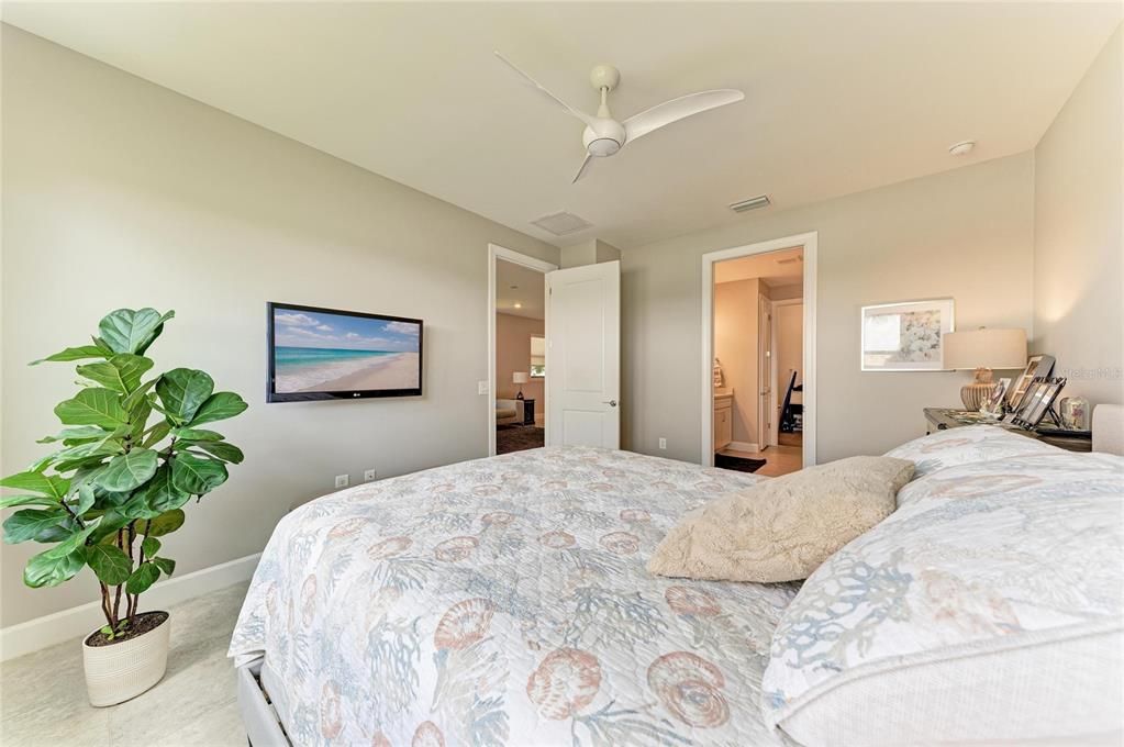 For Sale: $475,000 (2 beds, 2 baths, 1574 Square Feet)