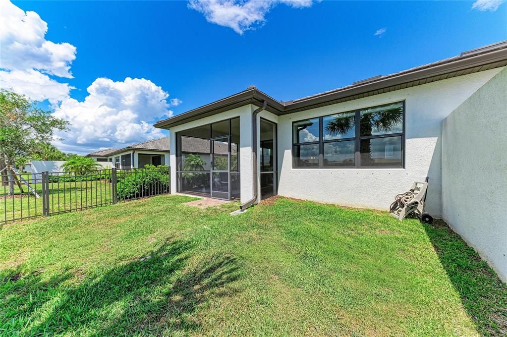 For Sale: $475,000 (2 beds, 2 baths, 1574 Square Feet)