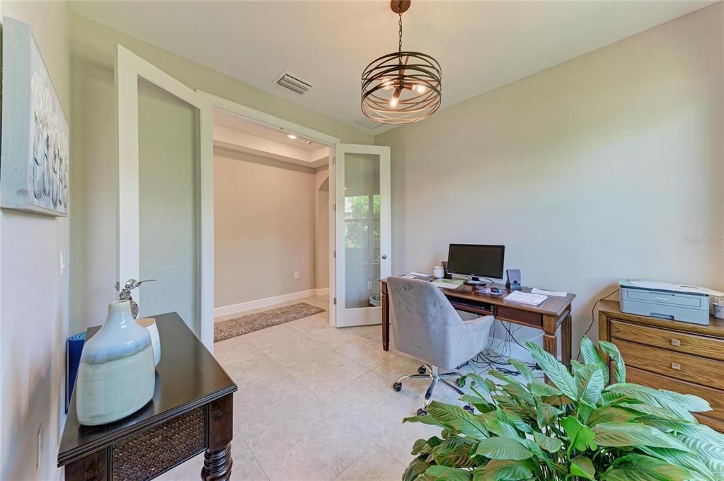 For Sale: $475,000 (2 beds, 2 baths, 1574 Square Feet)