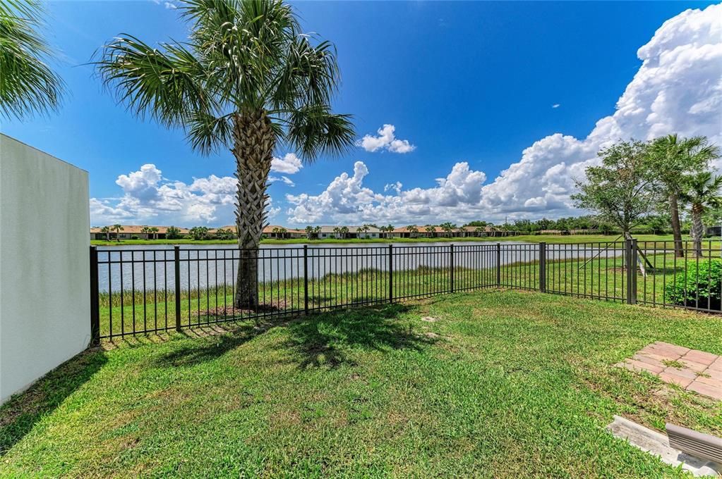 For Sale: $475,000 (2 beds, 2 baths, 1574 Square Feet)