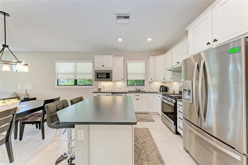 For Sale: $475,000 (2 beds, 2 baths, 1574 Square Feet)