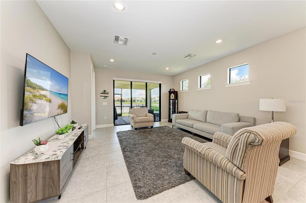 For Sale: $475,000 (2 beds, 2 baths, 1574 Square Feet)