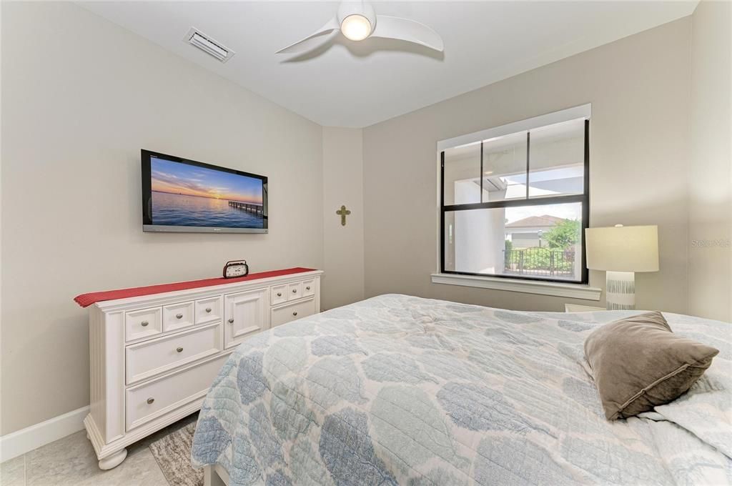 For Sale: $475,000 (2 beds, 2 baths, 1574 Square Feet)