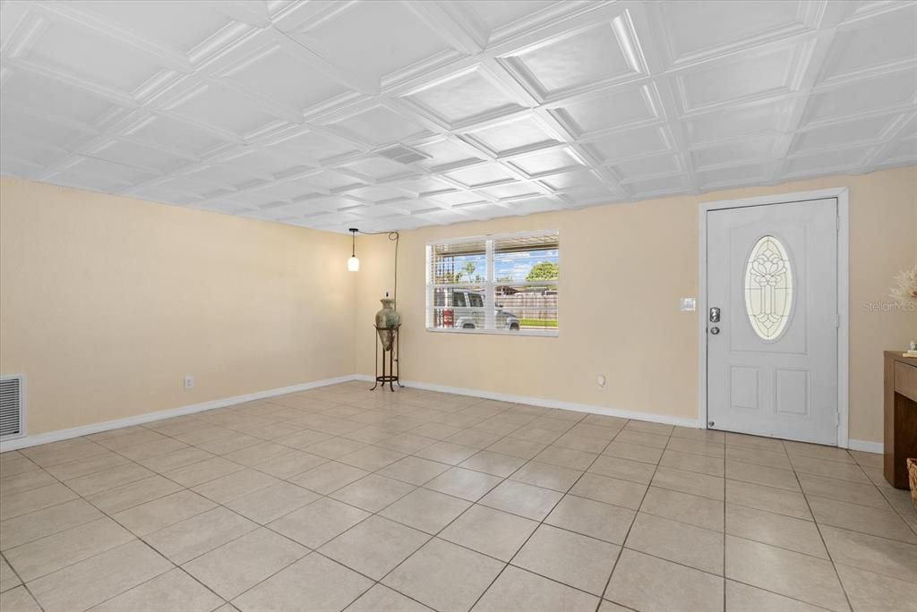 For Sale: $265,000 (2 beds, 2 baths, 1371 Square Feet)