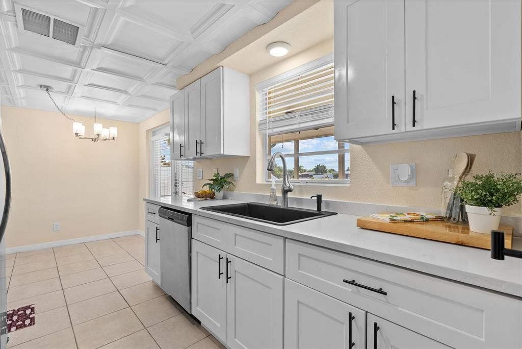 For Sale: $265,000 (2 beds, 2 baths, 1371 Square Feet)