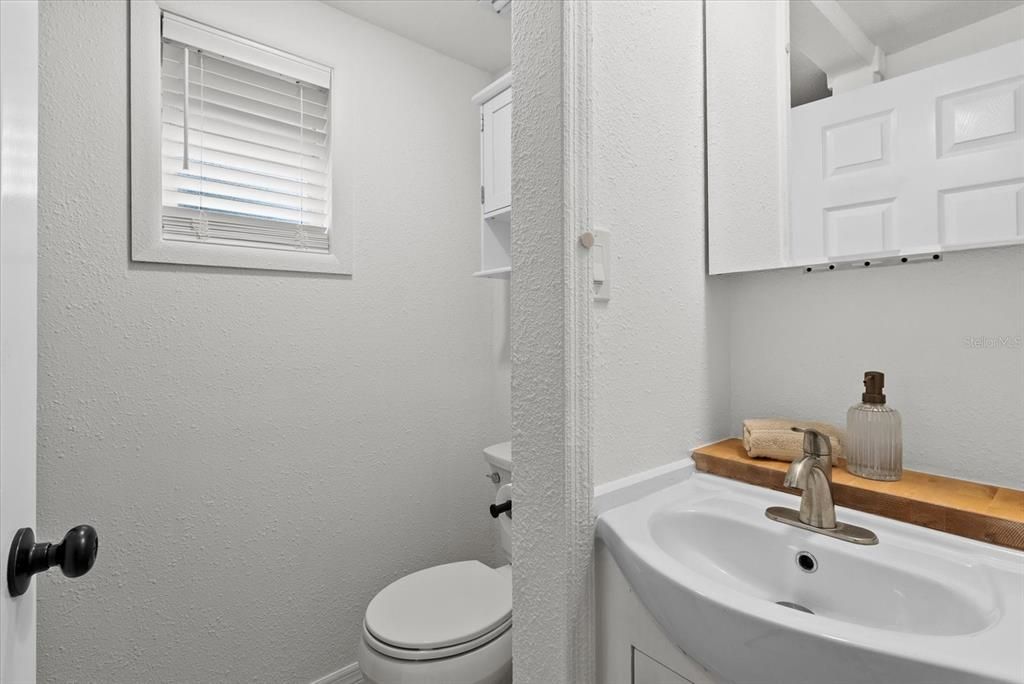 For Sale: $265,000 (2 beds, 2 baths, 1371 Square Feet)