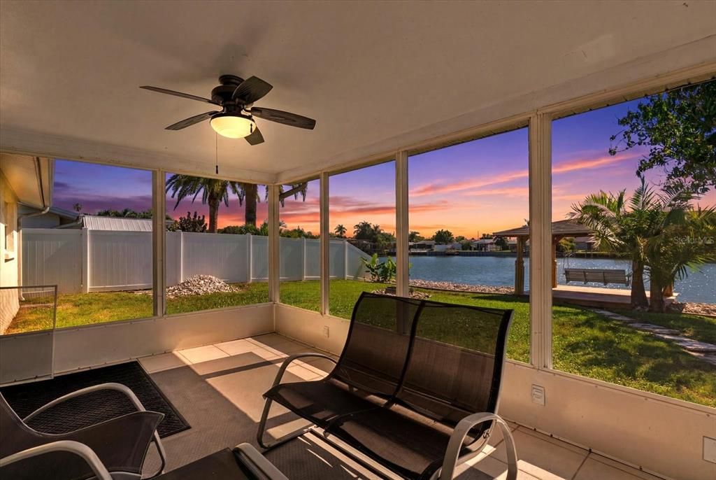 For Sale: $265,000 (2 beds, 2 baths, 1371 Square Feet)