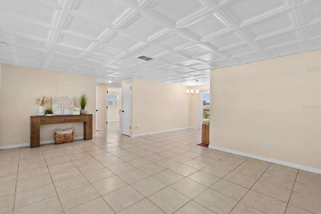 For Sale: $265,000 (2 beds, 2 baths, 1371 Square Feet)