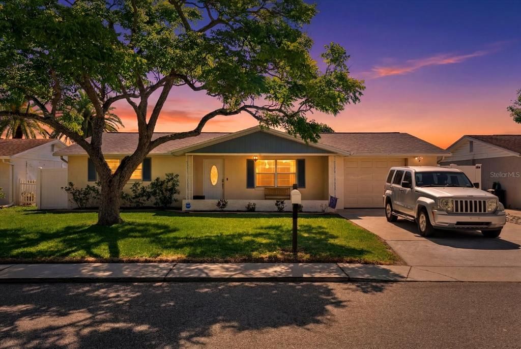 For Sale: $265,000 (2 beds, 2 baths, 1371 Square Feet)