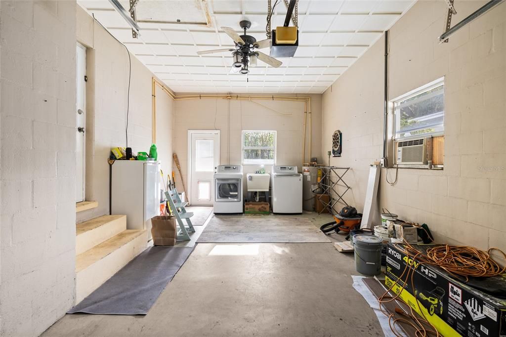 В аренду: $4,200 (2 спален, 2 ванн, 1230 Квадратных фут)