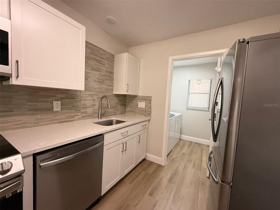 For Sale: $250,000 (2 beds, 2 baths, 1304 Square Feet)