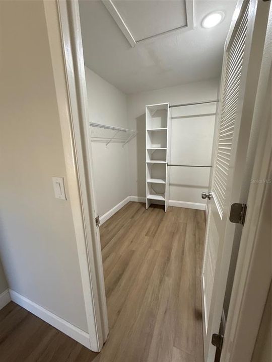 For Sale: $250,000 (2 beds, 2 baths, 1304 Square Feet)