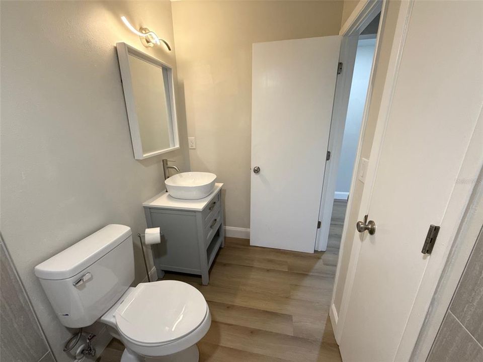 For Sale: $250,000 (2 beds, 2 baths, 1304 Square Feet)