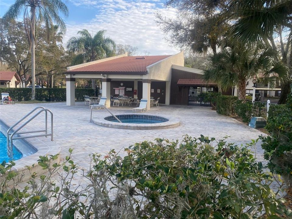 For Sale: $250,000 (2 beds, 2 baths, 1304 Square Feet)