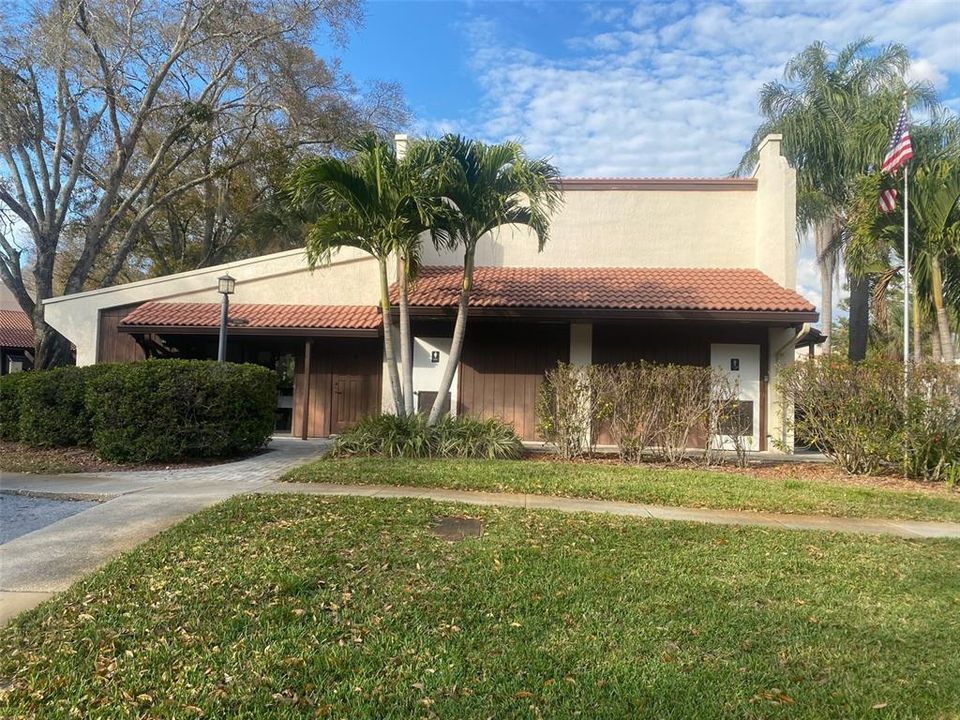 For Sale: $250,000 (2 beds, 2 baths, 1304 Square Feet)