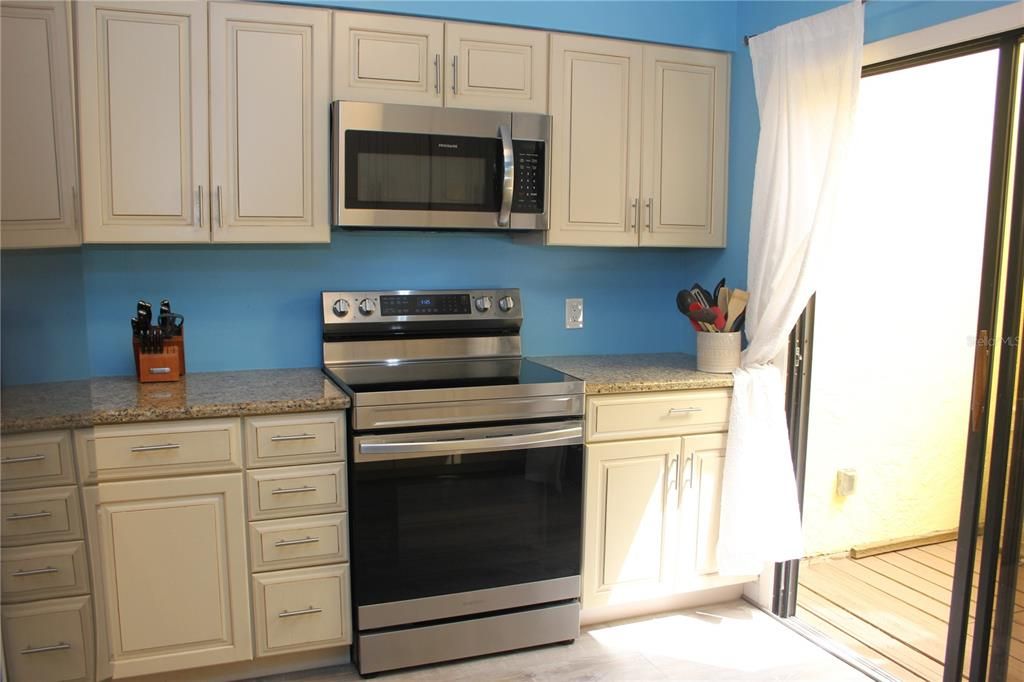 Activo con contrato: $259,000 (3 camas, 2 baños, 1360 Pies cuadrados)