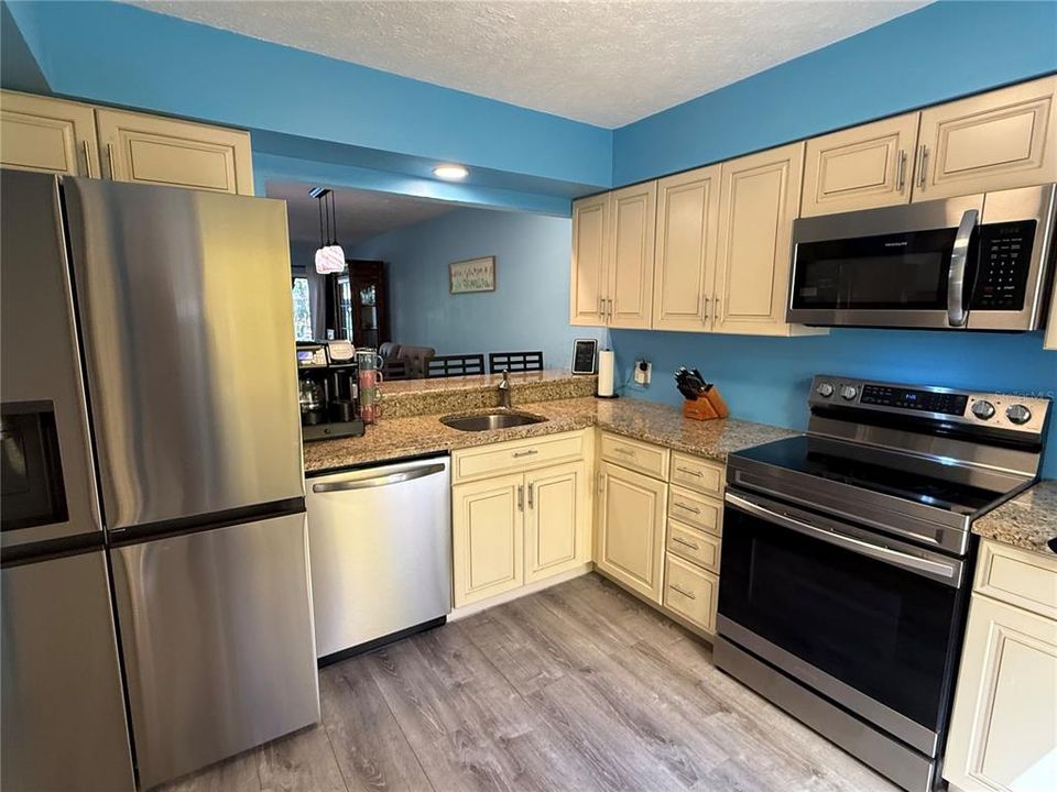 Activo con contrato: $259,000 (3 camas, 2 baños, 1360 Pies cuadrados)