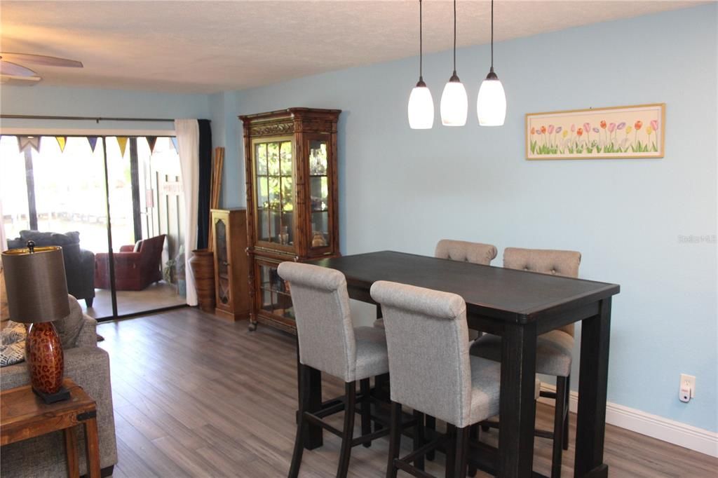 Activo con contrato: $259,000 (3 camas, 2 baños, 1360 Pies cuadrados)