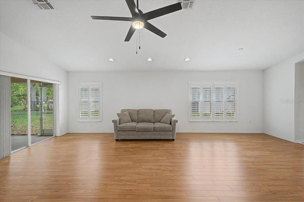 For Sale: $254,400 (2 beds, 2 baths, 1497 Square Feet)