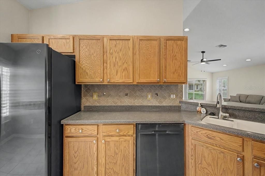 For Sale: $254,400 (2 beds, 2 baths, 1497 Square Feet)