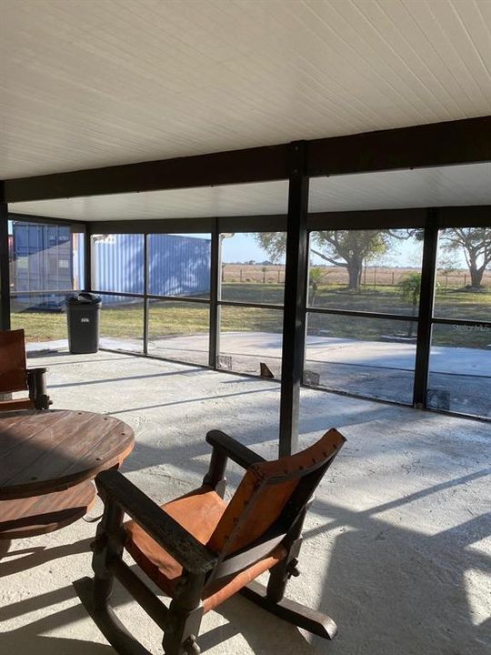 For Rent: $1,300 (1 beds, 1 baths, 800 Square Feet)