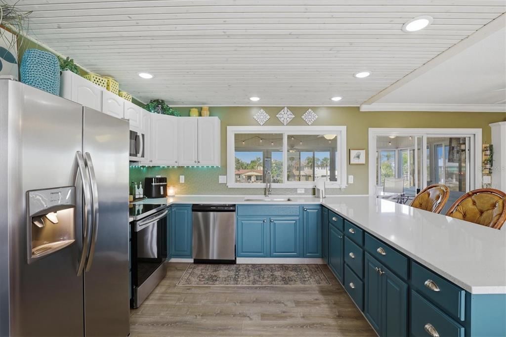 For Sale: $479,900 (2 beds, 2 baths, 1092 Square Feet)
