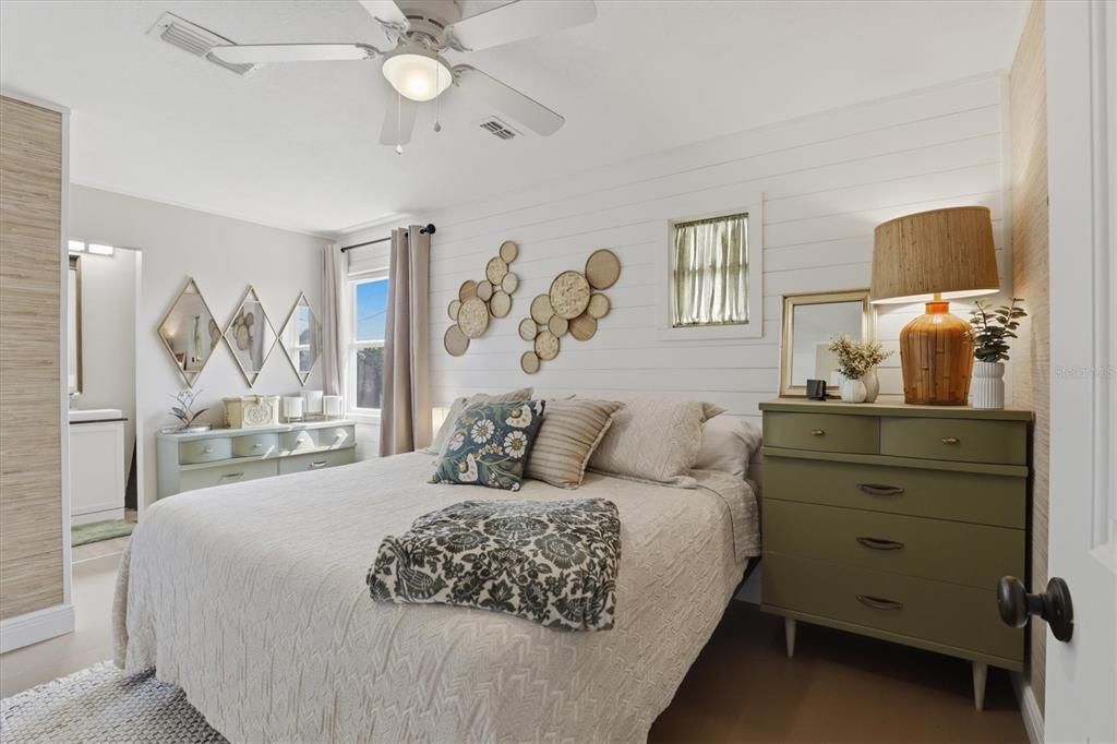 For Sale: $479,900 (2 beds, 2 baths, 1092 Square Feet)
