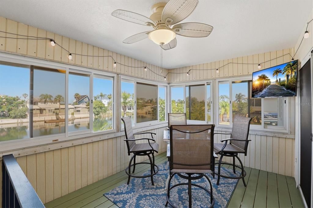 For Sale: $479,900 (2 beds, 2 baths, 1092 Square Feet)