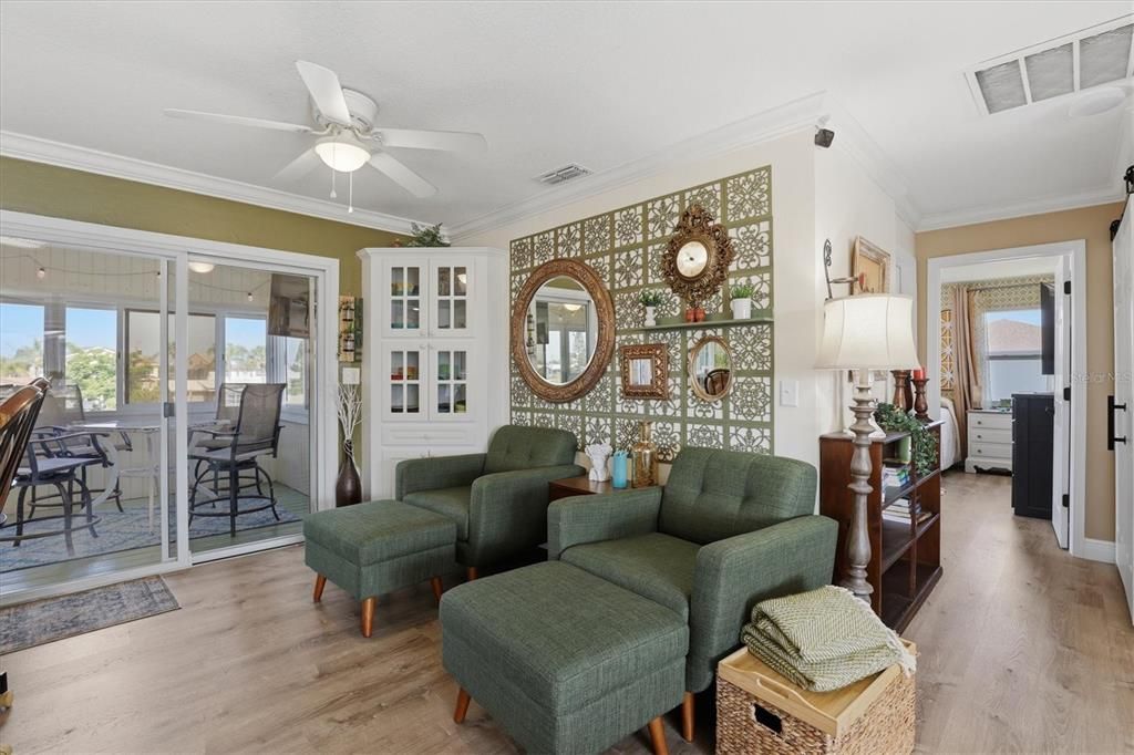 For Sale: $479,900 (2 beds, 2 baths, 1092 Square Feet)