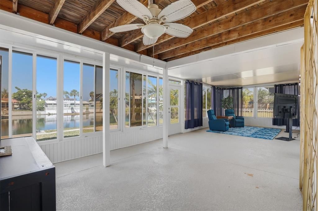 For Sale: $479,900 (2 beds, 2 baths, 1092 Square Feet)
