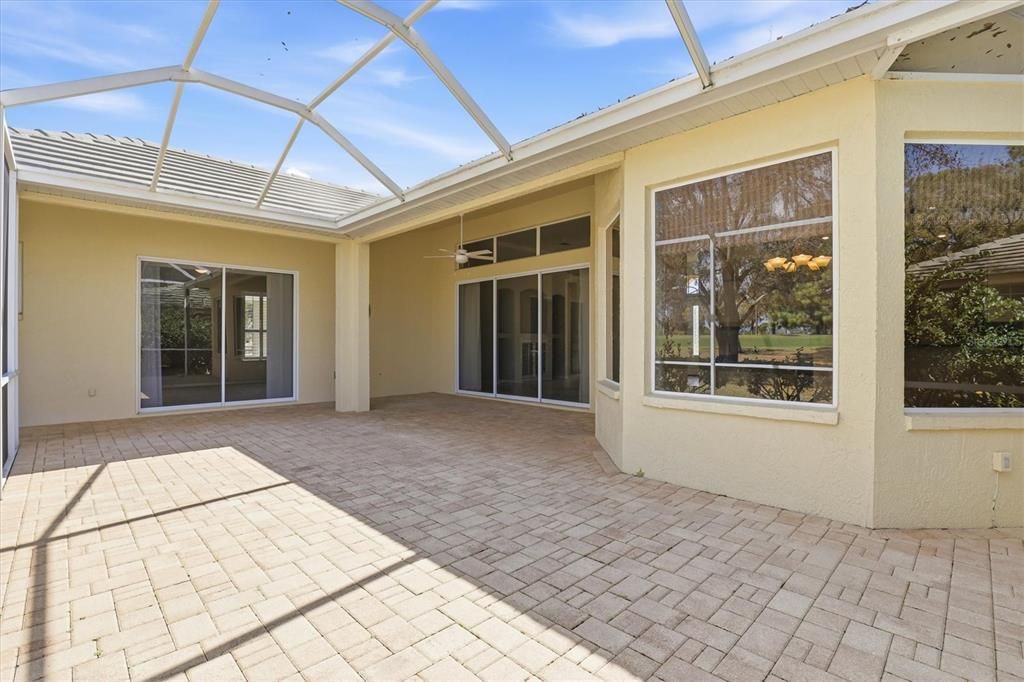 На продажу: $312,900 (2 спален, 2 ванн, 2070 Квадратных фут)