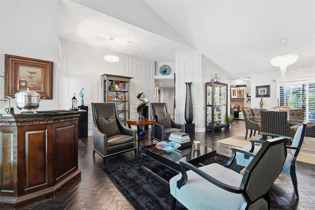 Activo con contrato: $825,000 (4 camas, 2 baños, 2267 Pies cuadrados)