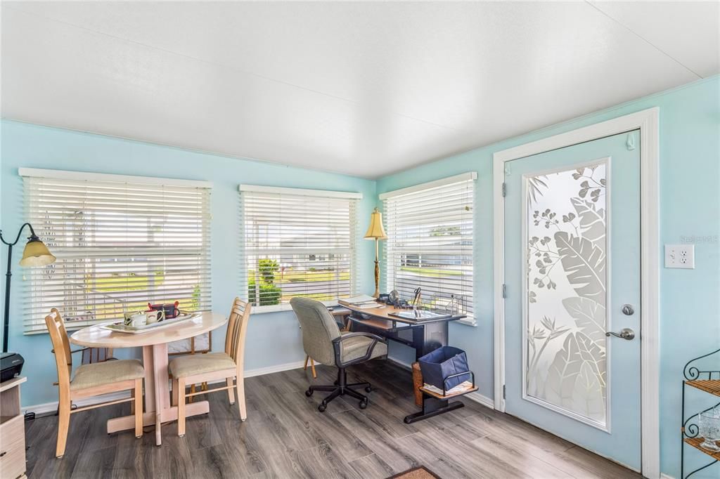 For Sale: $145,000 (2 beds, 2 baths, 1026 Square Feet)