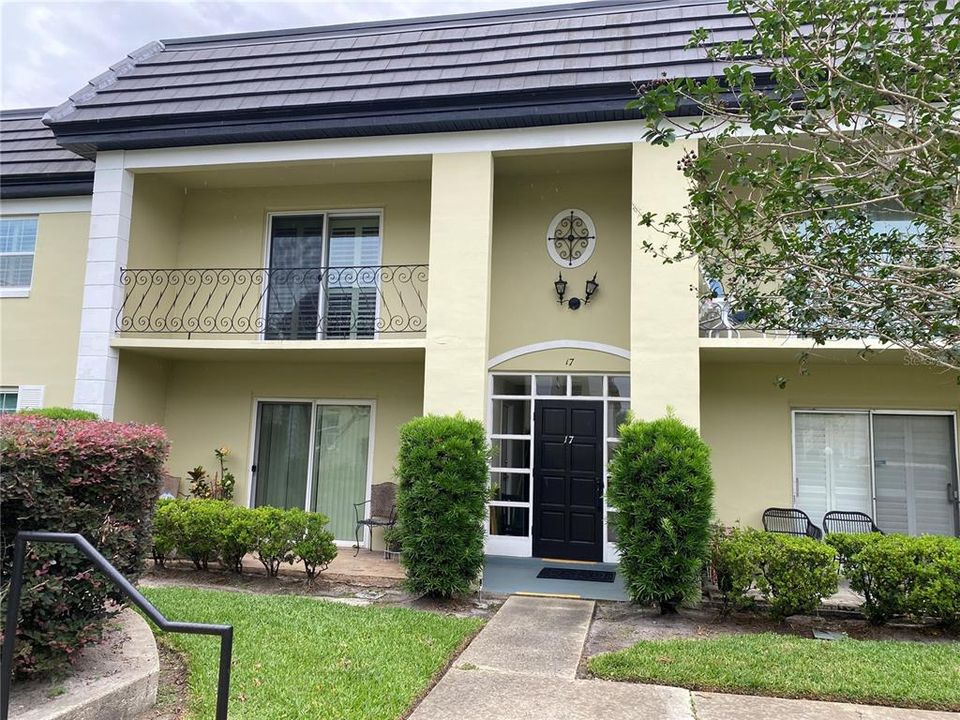 For Sale: $259,900 (2 beds, 2 baths, 1026 Square Feet)