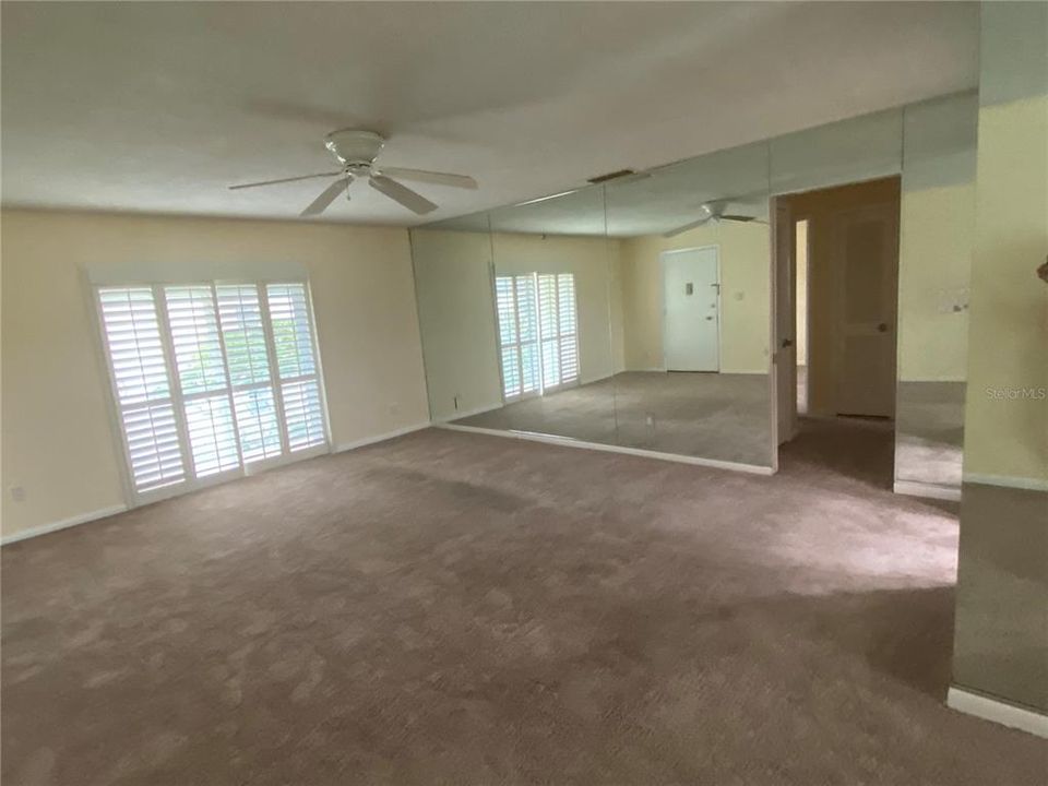 For Sale: $259,900 (2 beds, 2 baths, 1026 Square Feet)